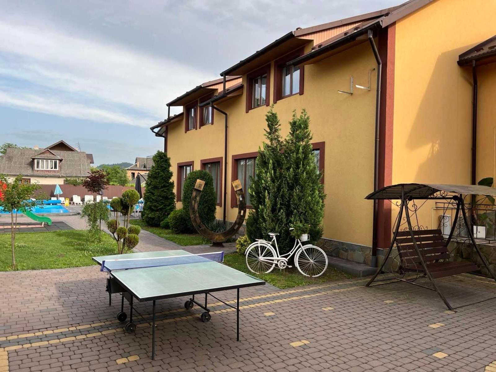 Sadyba Magnat Hotel Dilyatyn Eksteriør bilde